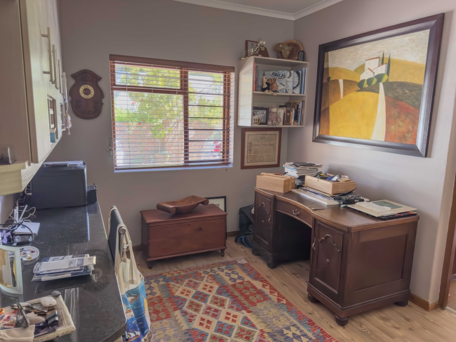 3 Bedroom Property for Sale in Mossel Bay Central Western Cape